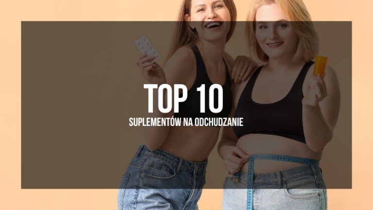 Na zdjęciu widzimy dwie kobiety, które demonstrują swoje osiągnięcia w zakresie odchudzania. Młodsza kobieta po lewej stronie, w czarnym topie, trzyma w ręku opakowanie tabletek, co sugeruje, że może to być jeden z suplementów diety. Kobieta po prawej, w czarnym topie i niebieskich jeansach, trzyma pomarańczę i centymetr mierniczy owinięty wokół swojej talii, co wskazuje na zdrowszy sposób odchudzania przez dietę i ćwiczenia. W górnej części obrazu znajduje się tekst „TOP 10 SUPLEMENTÓW NA ODCHUDZANIE” na tle odcieni beżu, co sugeruje, że zdjęcie może być użyte jako ilustracja do artykułu lub publikacji promującej listę popularnych suplementów wspomagających utratę wagi.